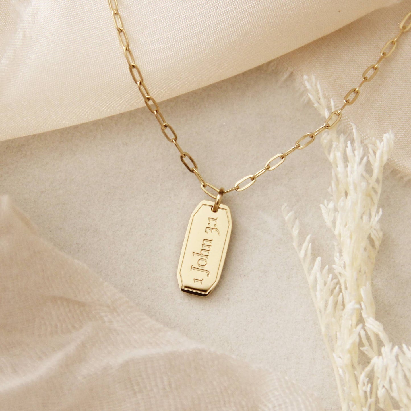 Daughter Necklace, 1 John 3:1: Yellow Gold