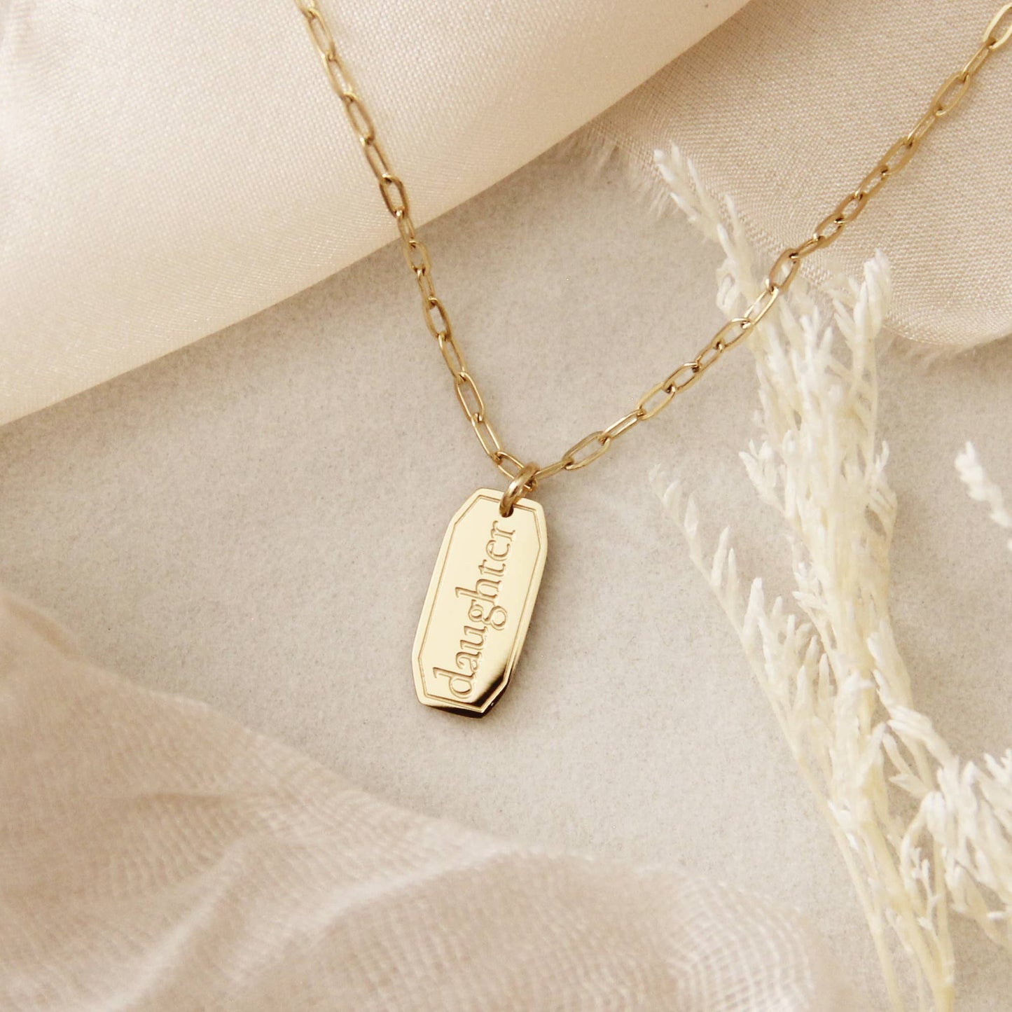 Daughter Necklace, 1 John 3:1: Yellow Gold