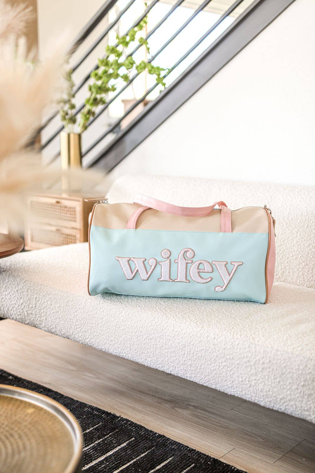 Duffle Bag - Wifey (modern cream/blue)