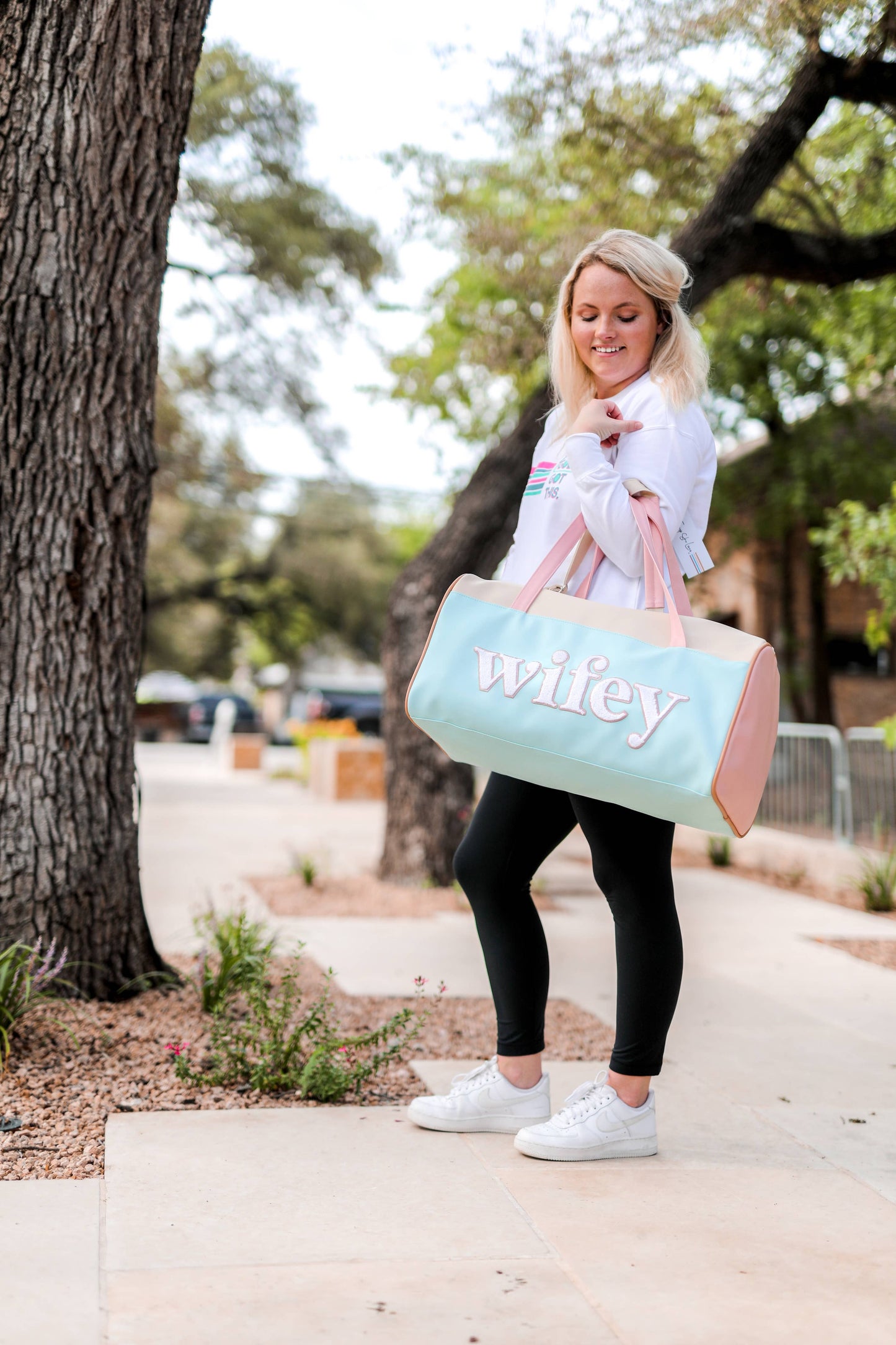 Duffle Bag - Wifey  (modern cream/blue)