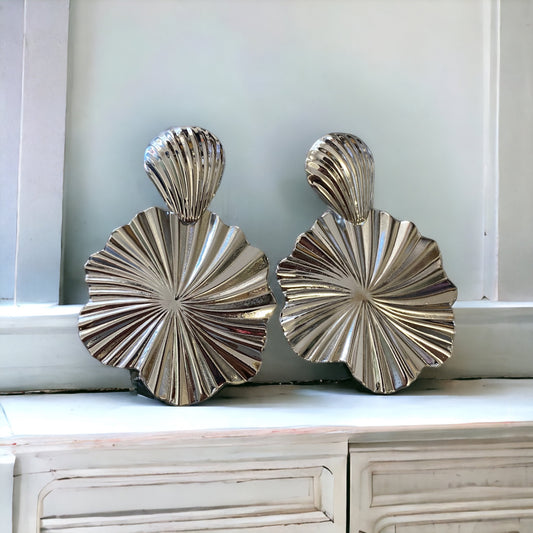 So Artsy Modern Leaf Fan Earrings