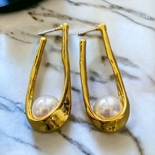 Of Course I Do Pearl & Gold Sling Earrings