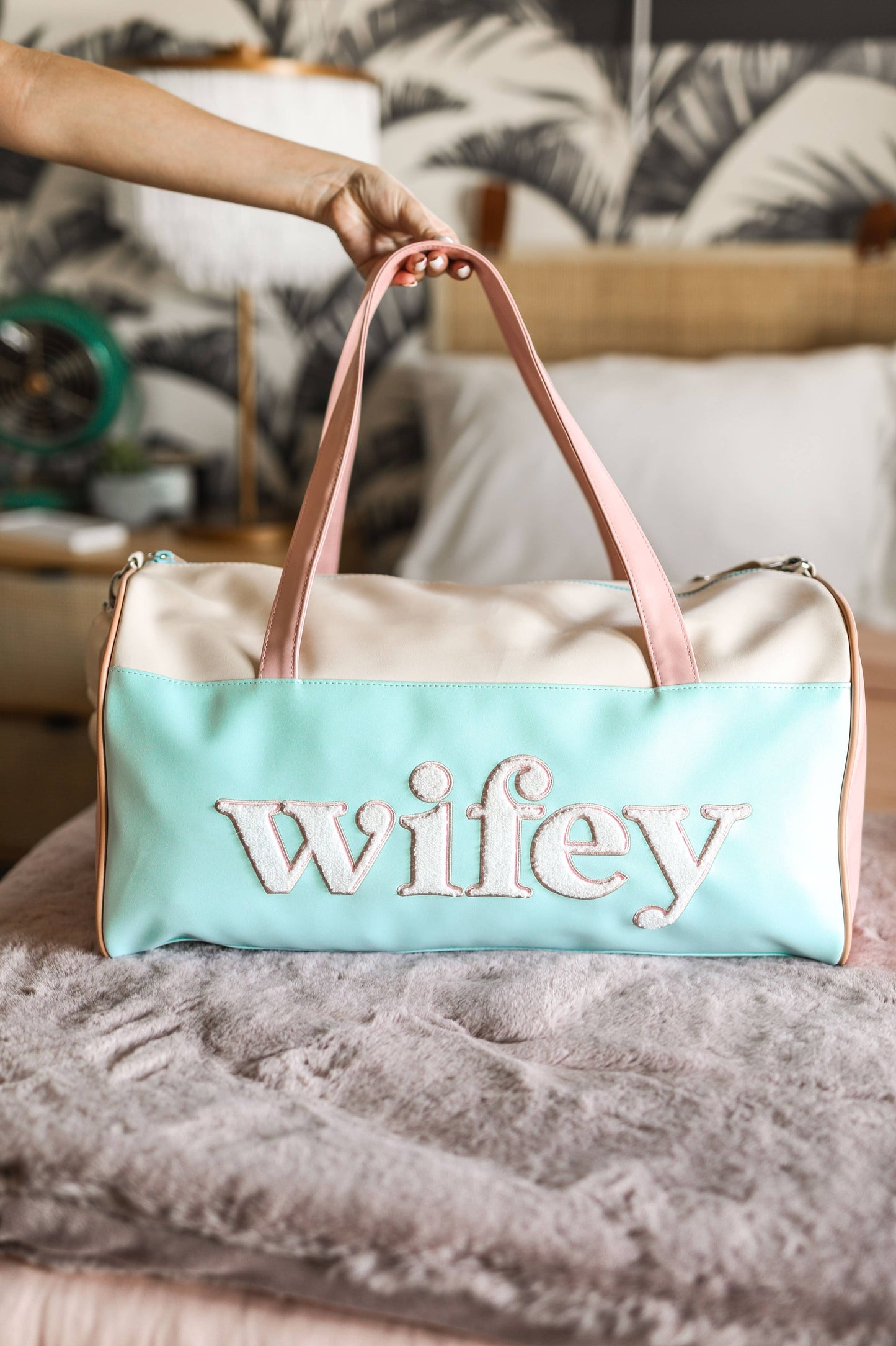 Duffle Bag - Wifey  (modern cream/blue)